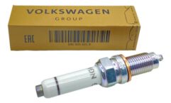 04E905601B ŚWIECA ZAPŁONOWA ORYGINAŁ OE VOLKSWAGEN